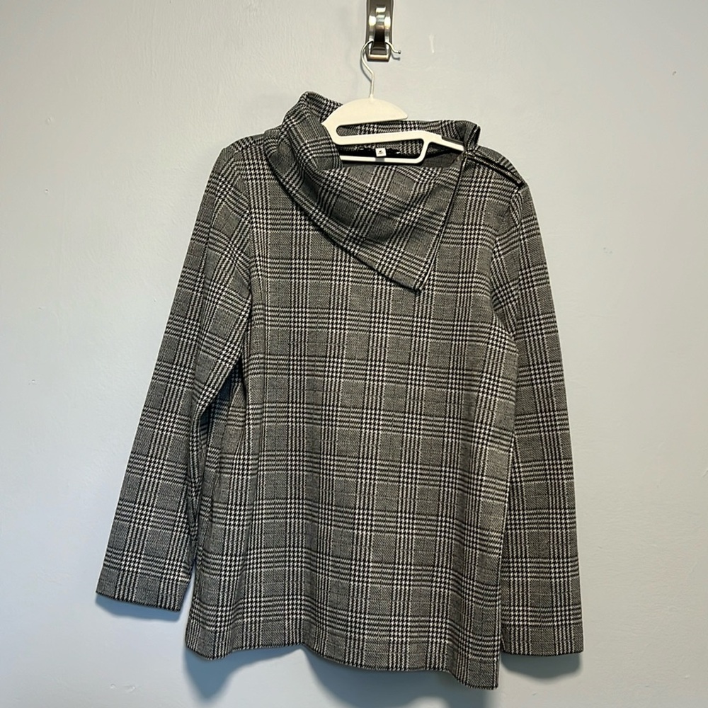 Plaid sweater with asymmetrical zip up neckline